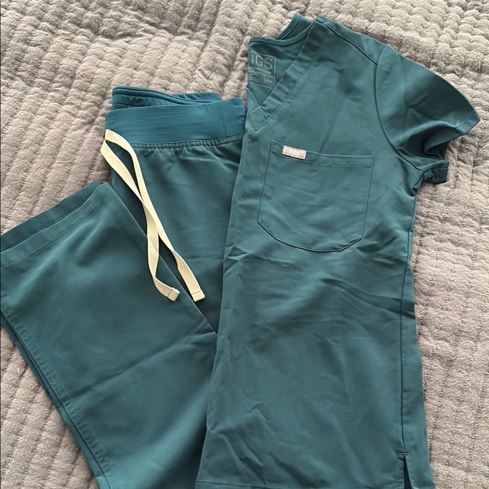 Figs Caribbean Blue Scrub Set